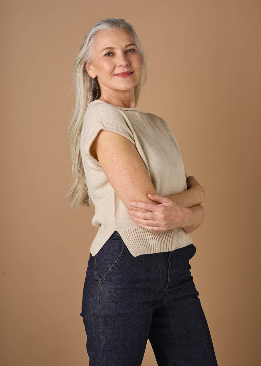 UIMI ‘Agnes’ Australian Merino Jersey Vest with Splits - Antique