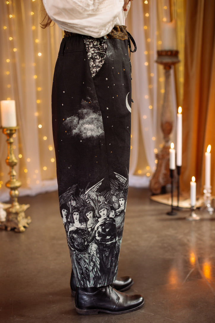 Market Of Stars - The Guardians - Linen Cropped Artist Pant - Angels & Moon