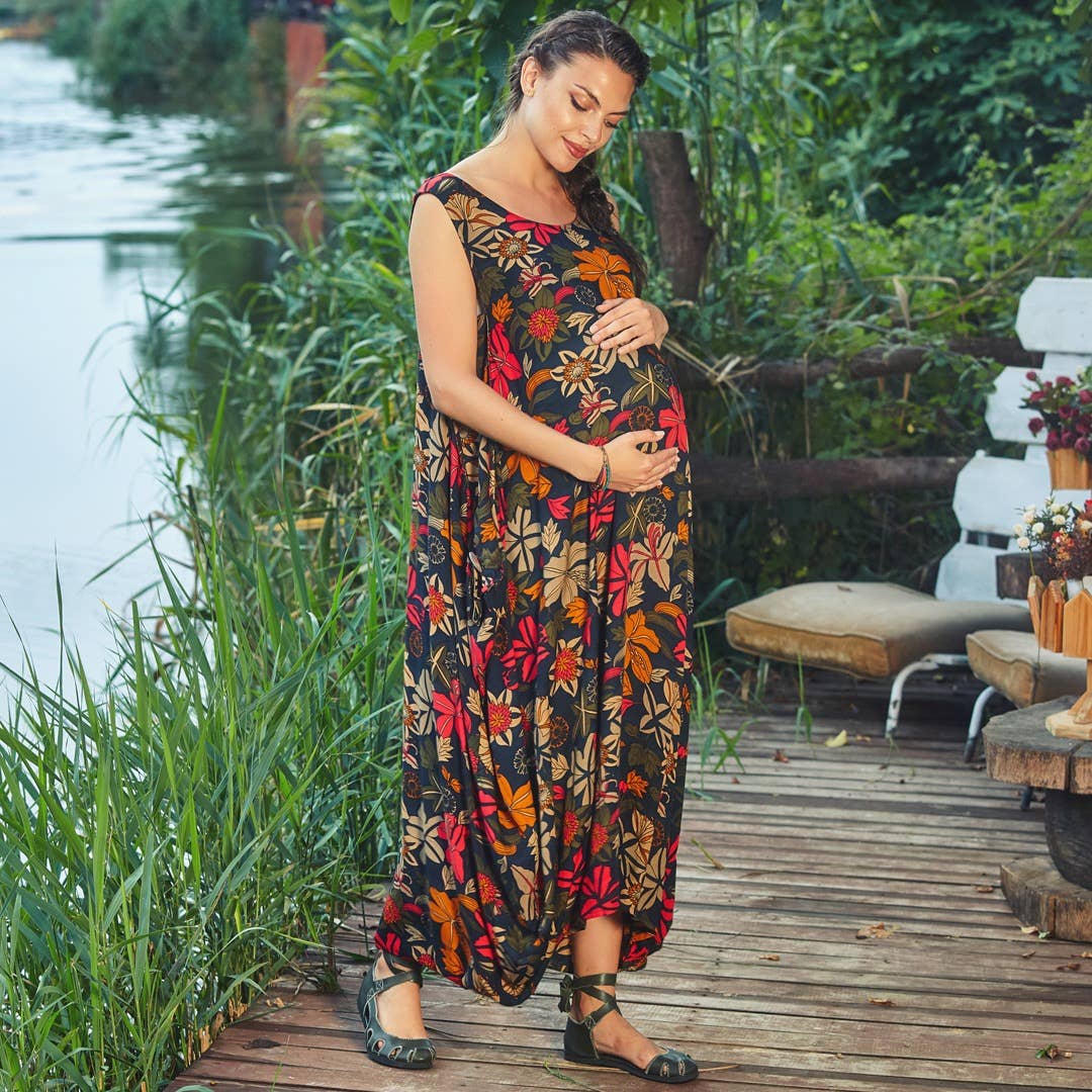 Wild Garden - Maxi Buttoned Pockets Sleeveless Loose Fit Floral Dress - Black /Gold