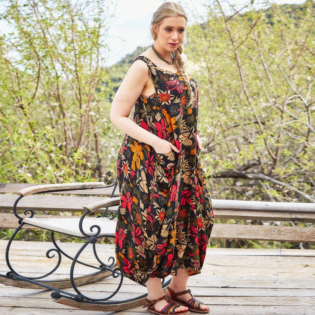 Wildflower Bohemian  - Oversize Buttoned Pockets Detail Floral Plus Size Dress - Black