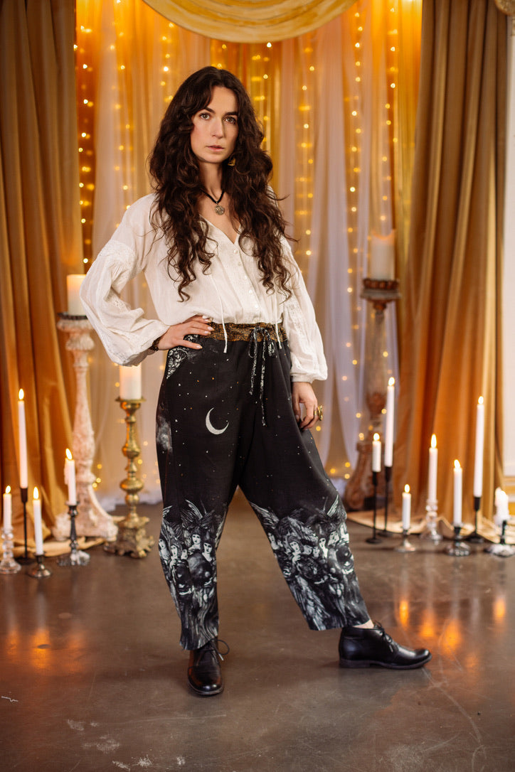 Market Of Stars - The Guardians - Linen Cropped Artist Pant - Angels & Moon
