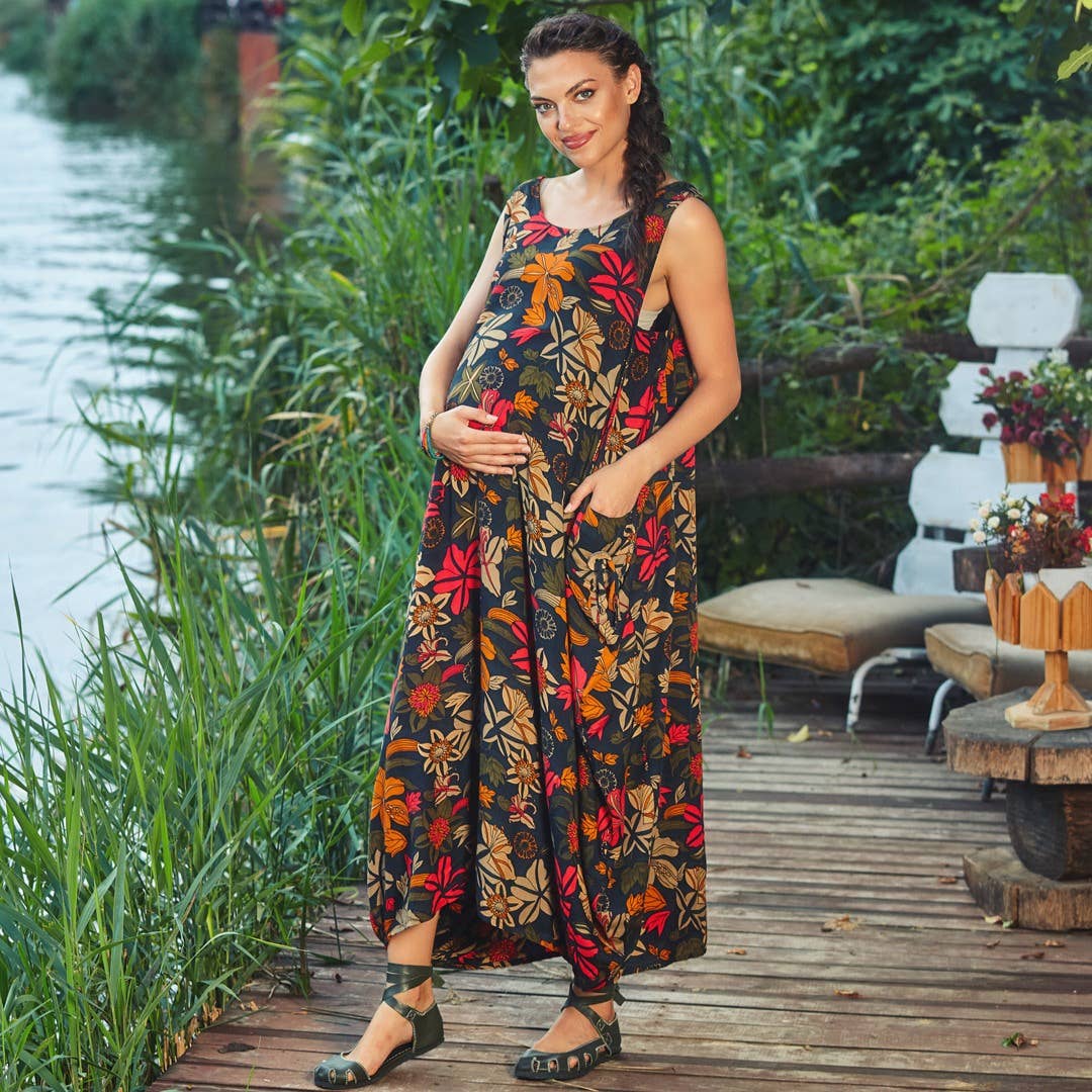 Wild Garden - Maxi Buttoned Pockets Sleeveless Loose Fit Floral Dress - Black /Gold