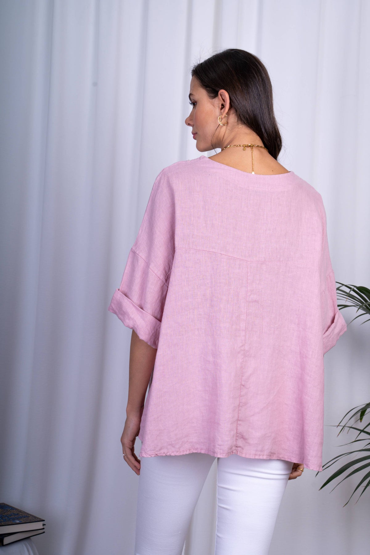Italian Mid-Length Sleeve V-Neck Linen Top