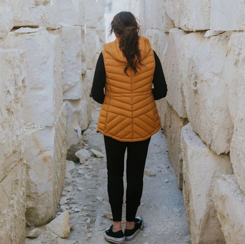 ‘Mary Claire’ 90/10 Packable Down Vest - Apricot Crush