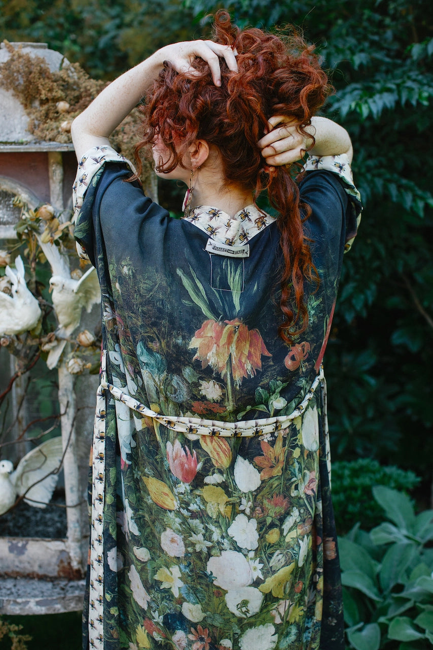 Market Of Stars - ‘I Dream in Flowers’ Bamboo Duster Kimono Robe - Bees