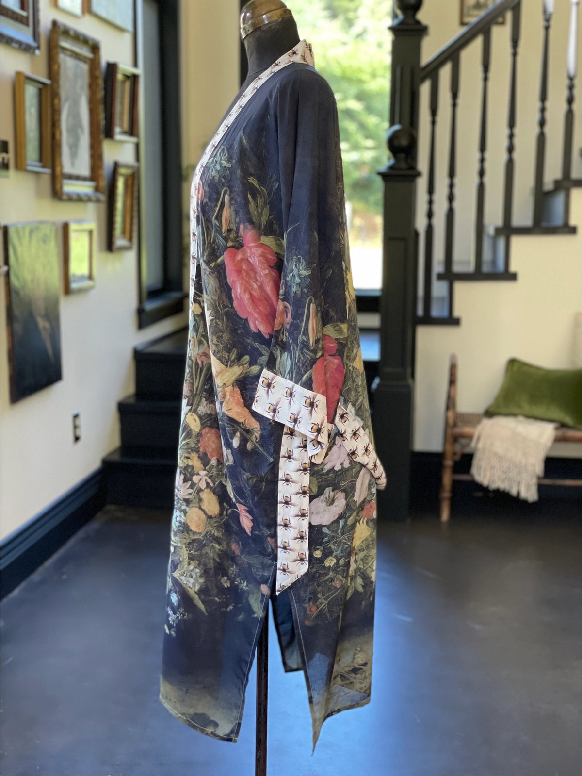 Market Of Stars - ‘I Dream in Flowers’ Bamboo Duster Kimono Robe - Bees