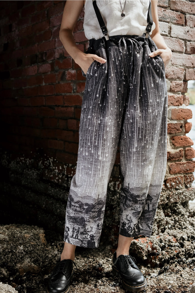 ‘Stargazer’ Boho Linen Falling Star Print Cropped Artist Pants - Black