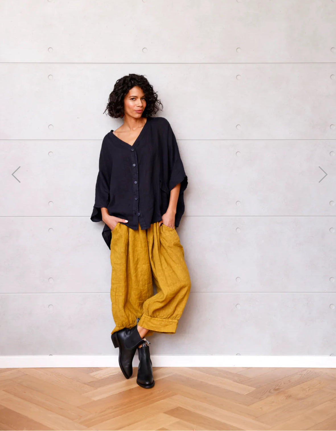 Montaigne - Desi  - Italian Linen Bloomer Pants With Back Pockets