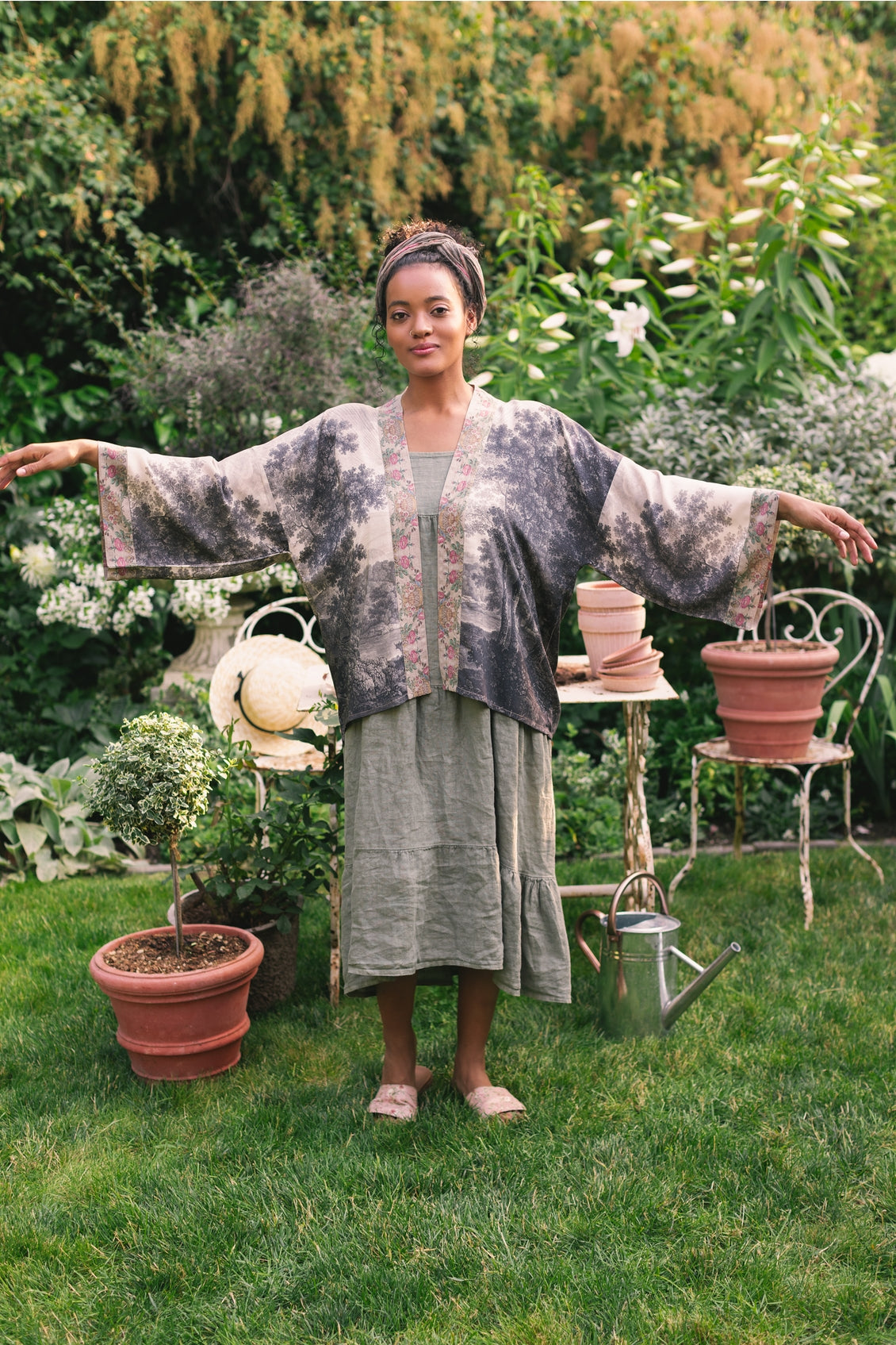 Market Of Stars - ‘Still I Rise’ Pixie Duster Cropped Kimono - Sunrise Woman