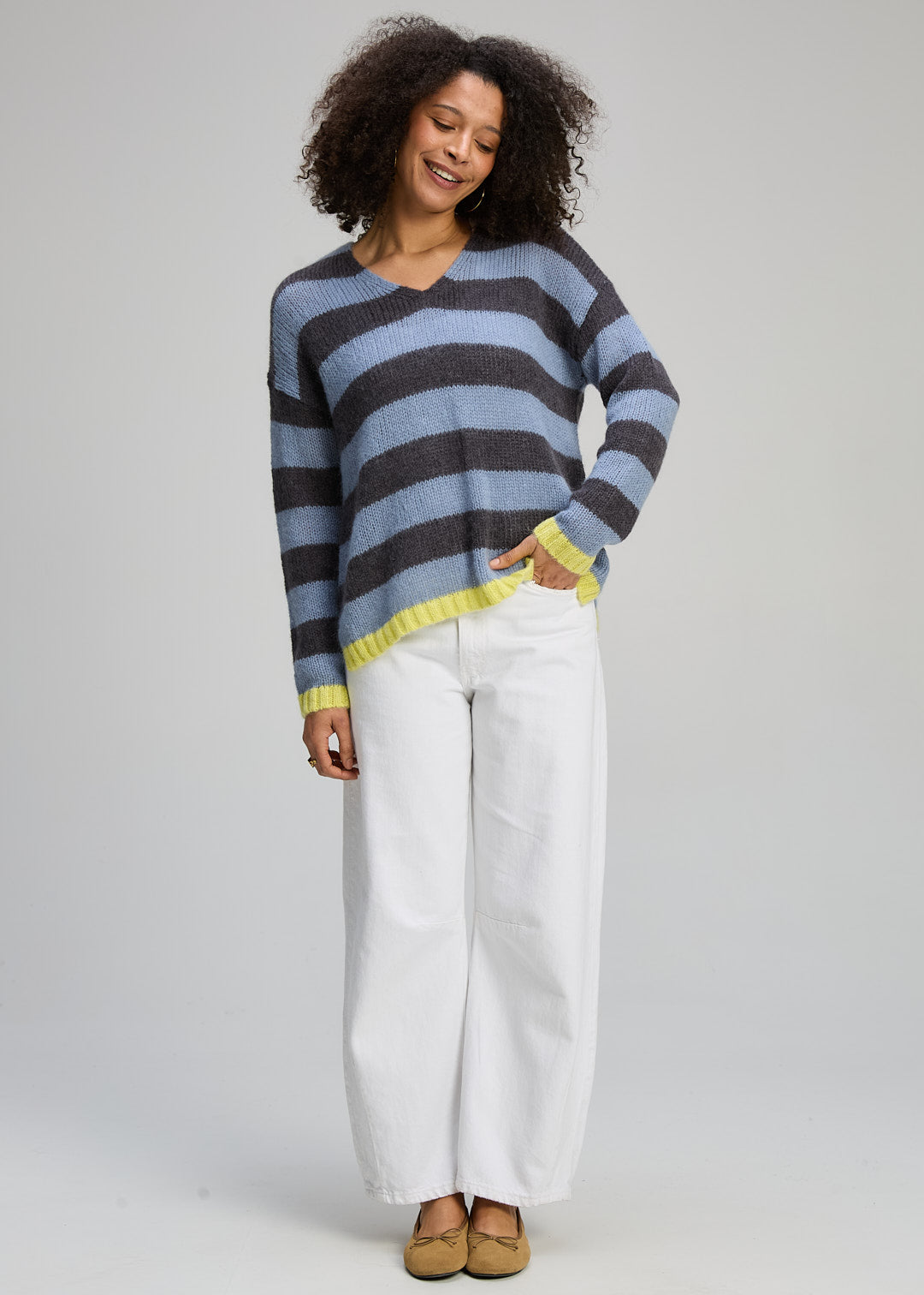 Zaket & Plover - Cozy Kid Mohair Stripe V Neck Jumper - Mist