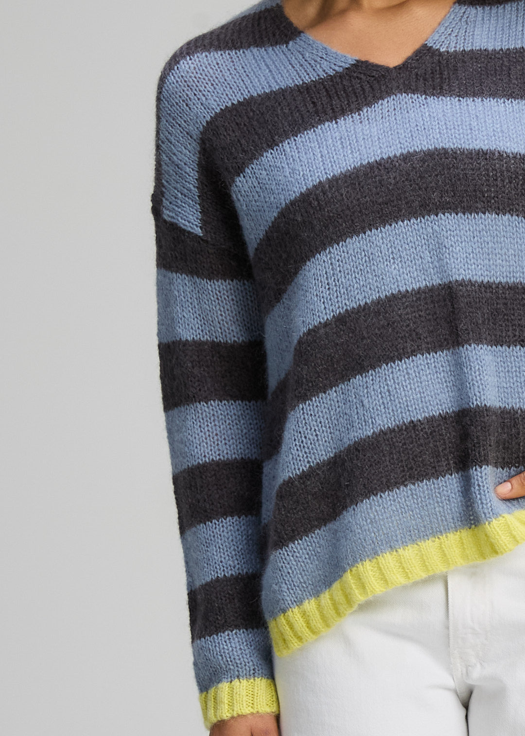Zaket & Plover - Cozy Kid Mohair Stripe V Neck Jumper - Mist