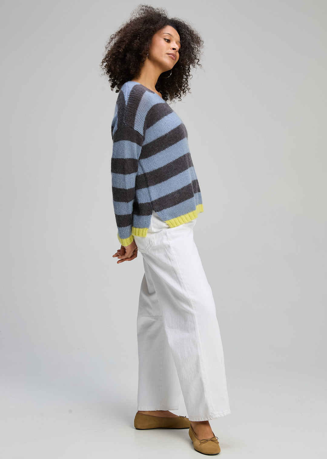 Zaket & Plover - Cozy Kid Mohair Stripe V Neck Jumper - Mist