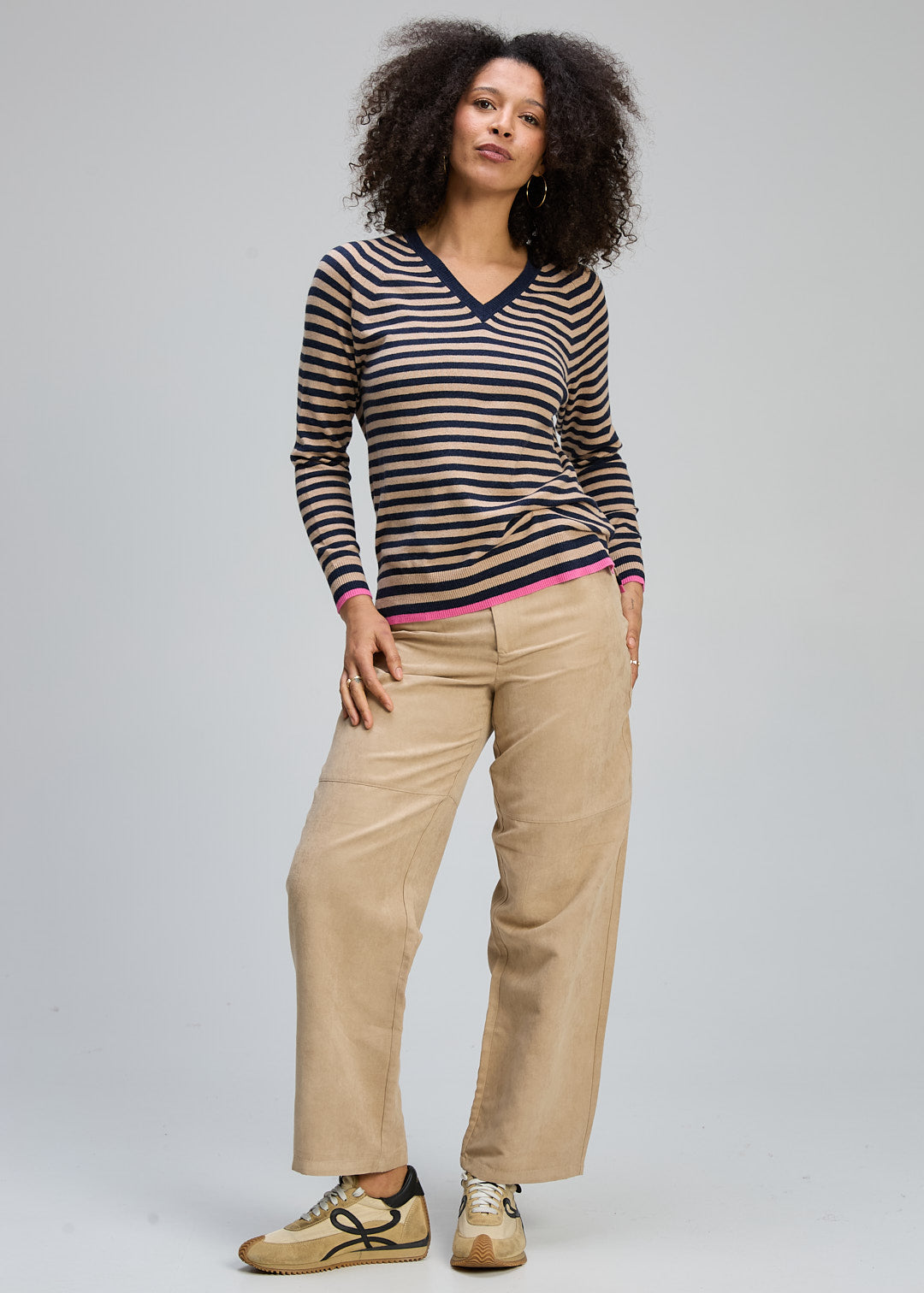 Zaket & Plover - Stripe V Neck Essential Jumper - DK Denim