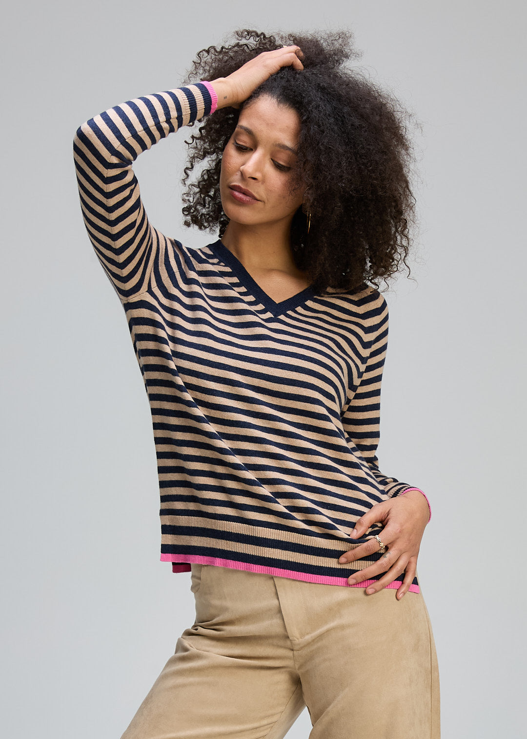 Zaket & Plover - Stripe V Neck Essential Jumper - DK Denim