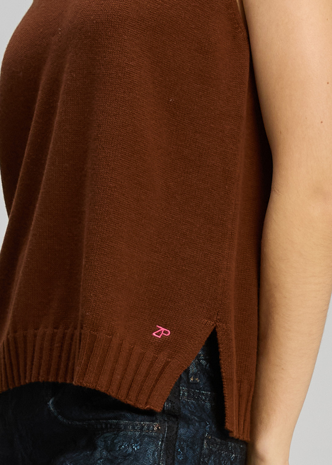 Zaket & Plover - Essential Vest - Chesnut