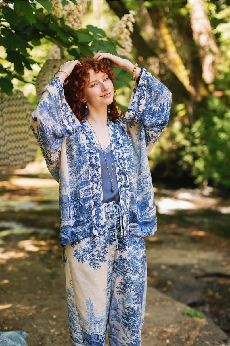 ‘Let the Light in Pixie’ Cropped Bamboo Kimono Cardigan - Delft Print