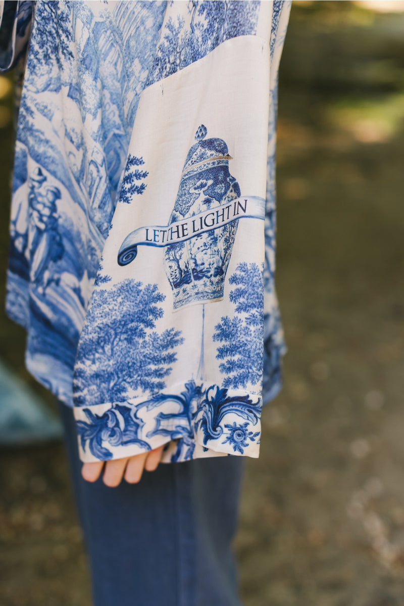 ‘Let the Light in Pixie’ Cropped Bamboo Kimono Cardigan - Delft Print