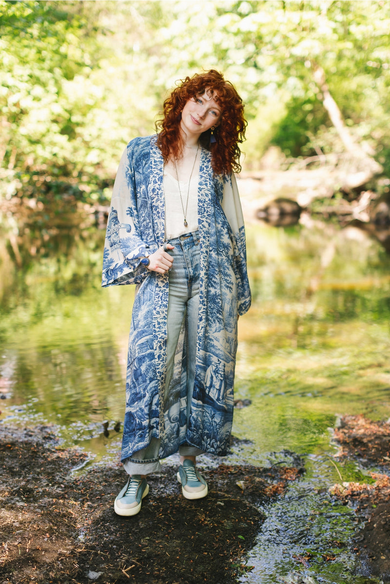 Let the Light in Opera Duster Kimono Robe w/ Delft