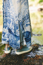 Let the Light in Opera Duster Kimono Robe w/ Delft