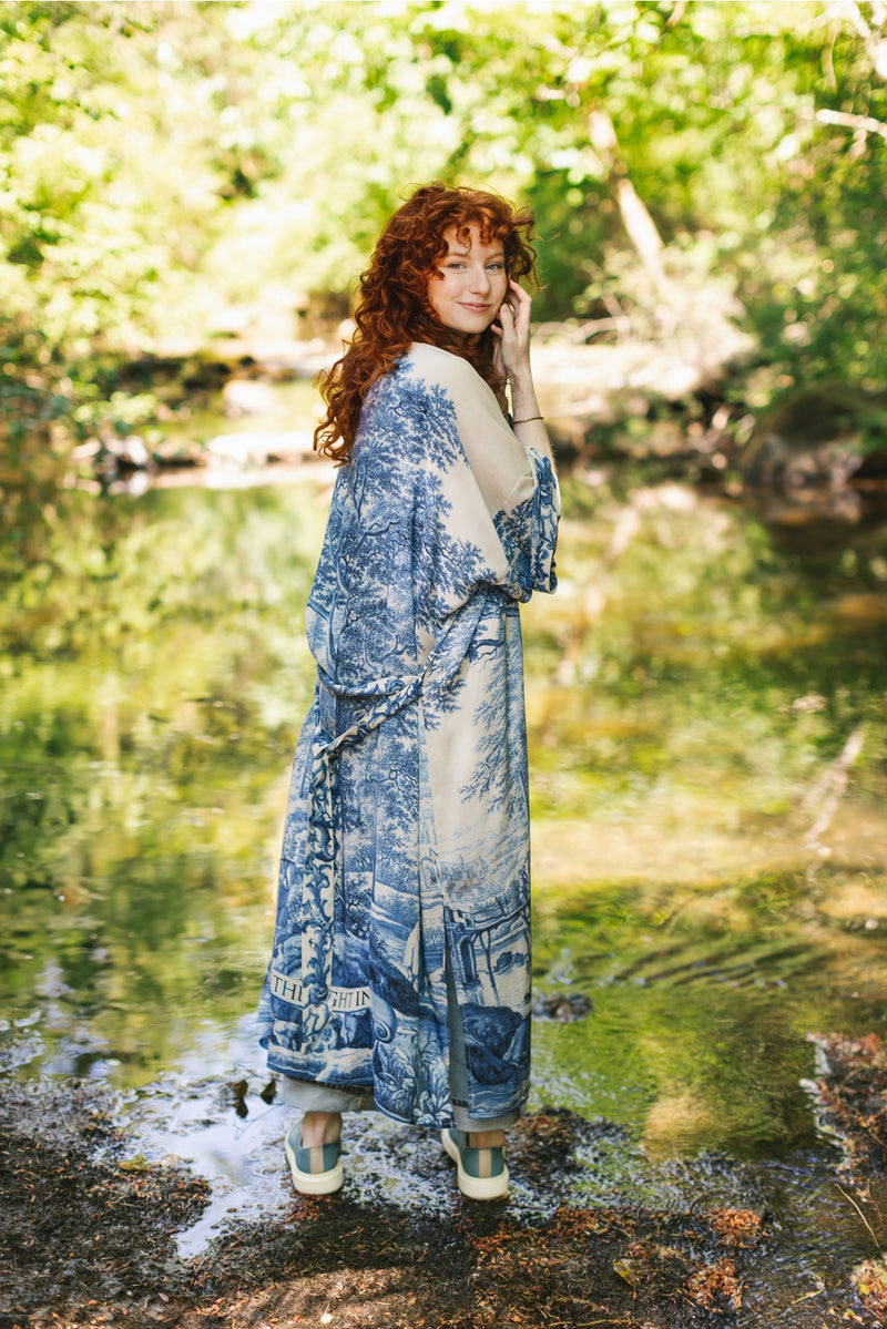 Let the Light in Opera Duster Kimono Robe w/ Delft