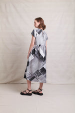 NERIS ‘Drawn To You’ Dress In Sphere Printed Linen - Grey