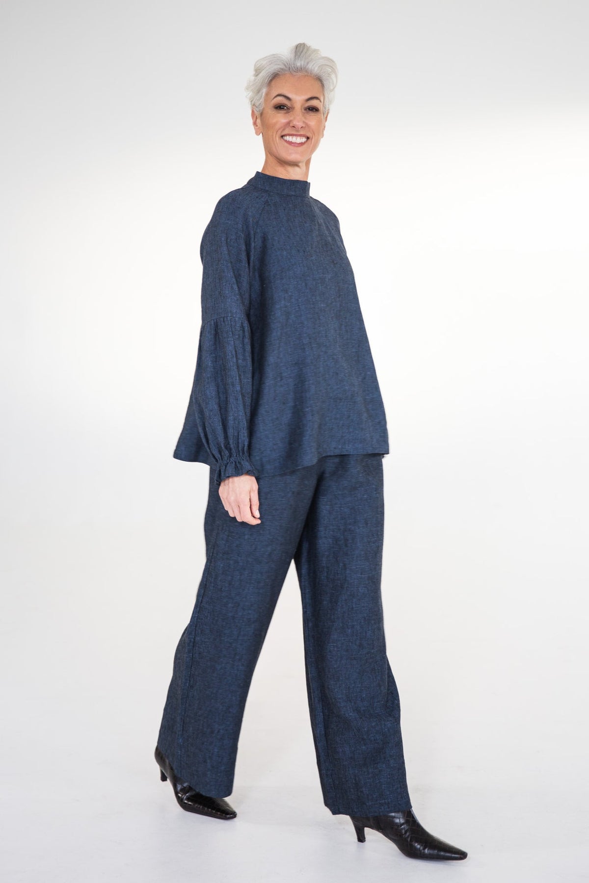 Eva’s Sunday - Leonie - Linen Long Sleeve Top - Navy