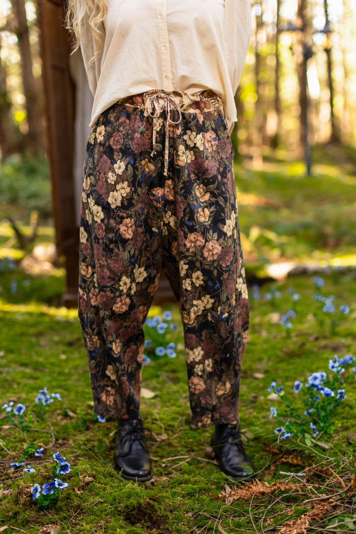 Market of Stars - Lionheart - Linen Cropped Artist Pants - Florals & Narnia Print