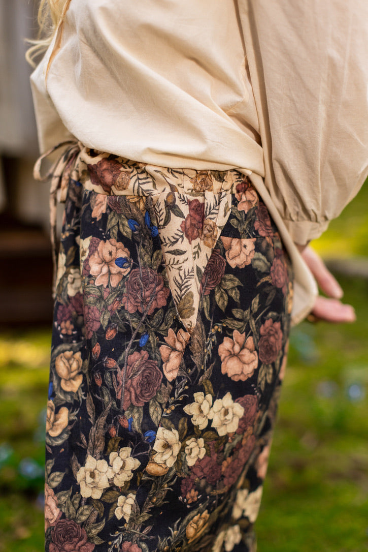 Market of Stars - Lionheart - Linen Cropped Artist Pants - Florals & Narnia Print