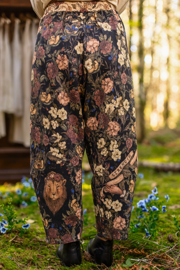 Market of Stars - Lionheart - Linen Cropped Artist Pants - Florals & Narnia Print