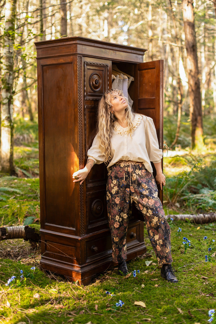 Market of Stars - Lionheart - Linen Cropped Artist Pants - Florals & Narnia Print