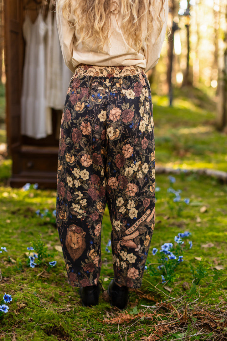 Market of Stars - Lionheart - Linen Cropped Artist Pants - Florals & Narnia Print