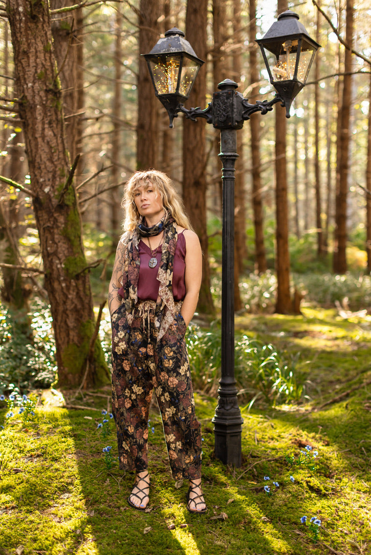 Market of Stars - Lionheart - Linen Cropped Artist Pants - Florals & Narnia Print