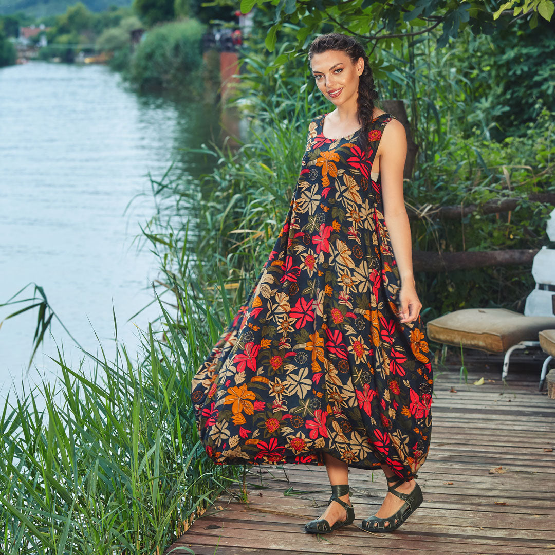 Wildflower Bohemian  - Oversize Buttoned Pockets Detail Floral Plus Size Dress - Black