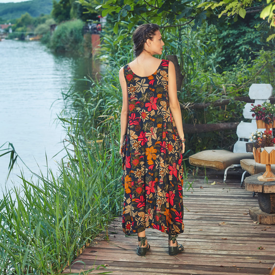 Wildflower Bohemian  - Oversize Buttoned Pockets Detail Floral Plus Size Dress - Black