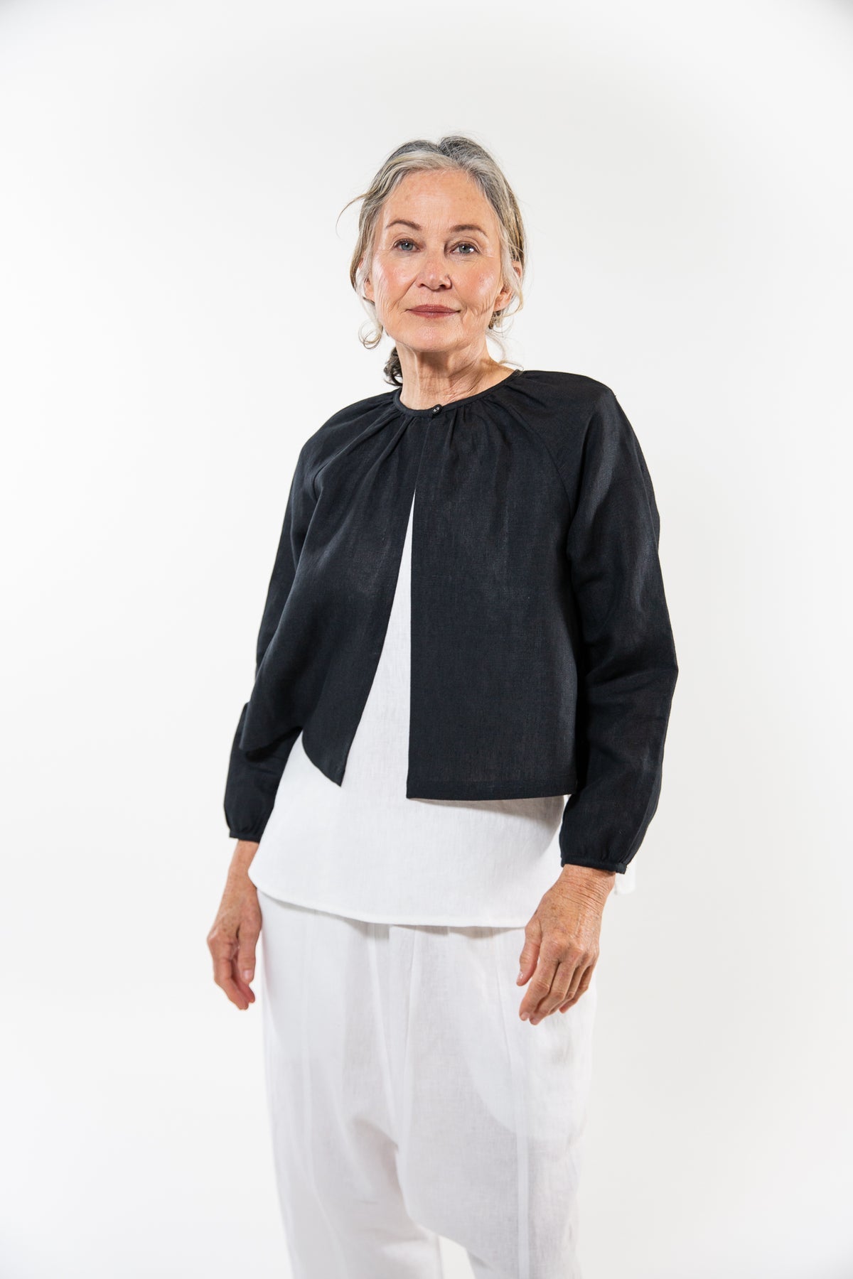 Eva’s Sunday ‘Glenda’ Linen Jacket - Black