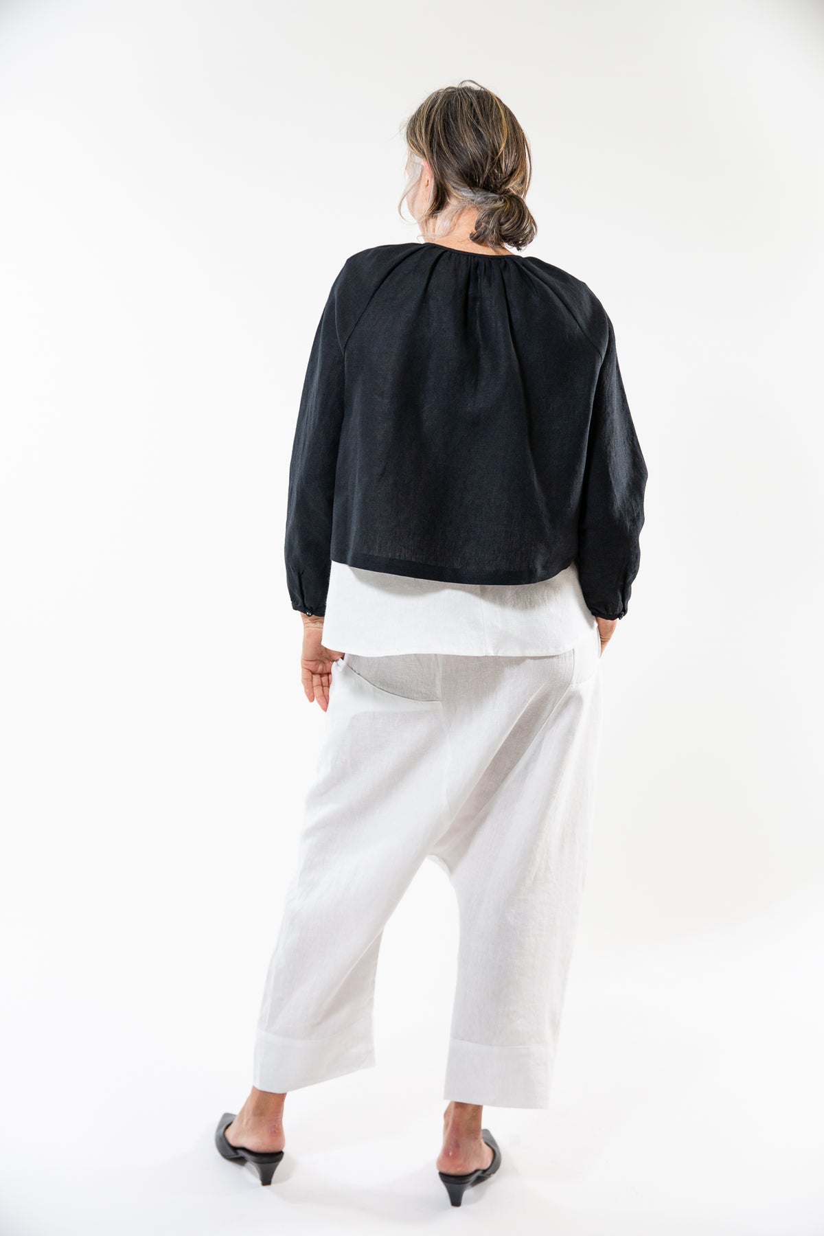 Eva’s Sunday ‘Glenda’ Linen Jacket - Black