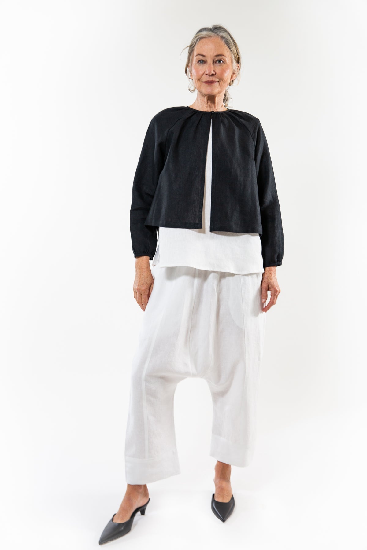 Eva’s Sunday ‘Glenda’ Linen Jacket - Black
