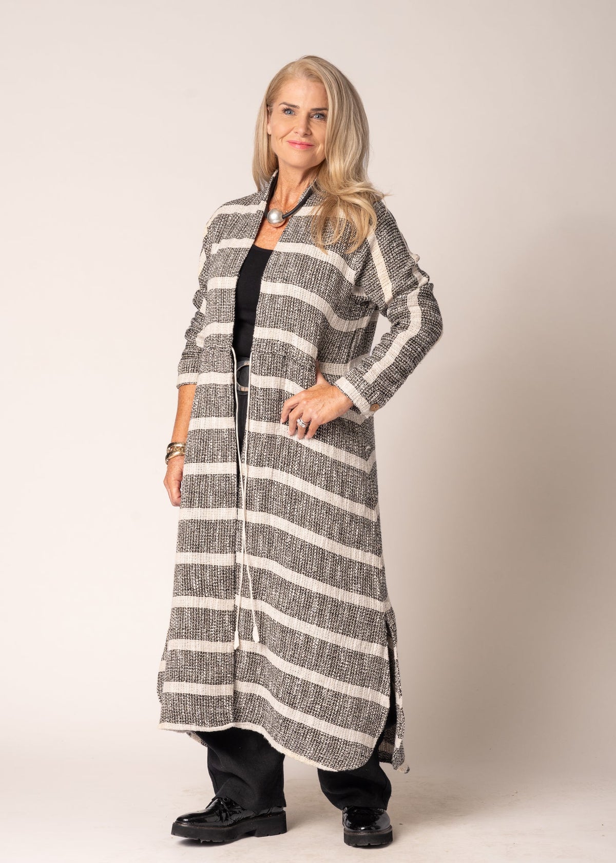 Imagine Fashion - ‘Kinsley’ Linen Jacket - Onyx