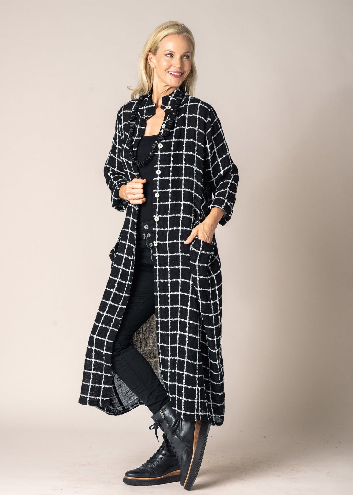 Imagine Fashion - ‘Mirella’ Linen Jacket - Onyx