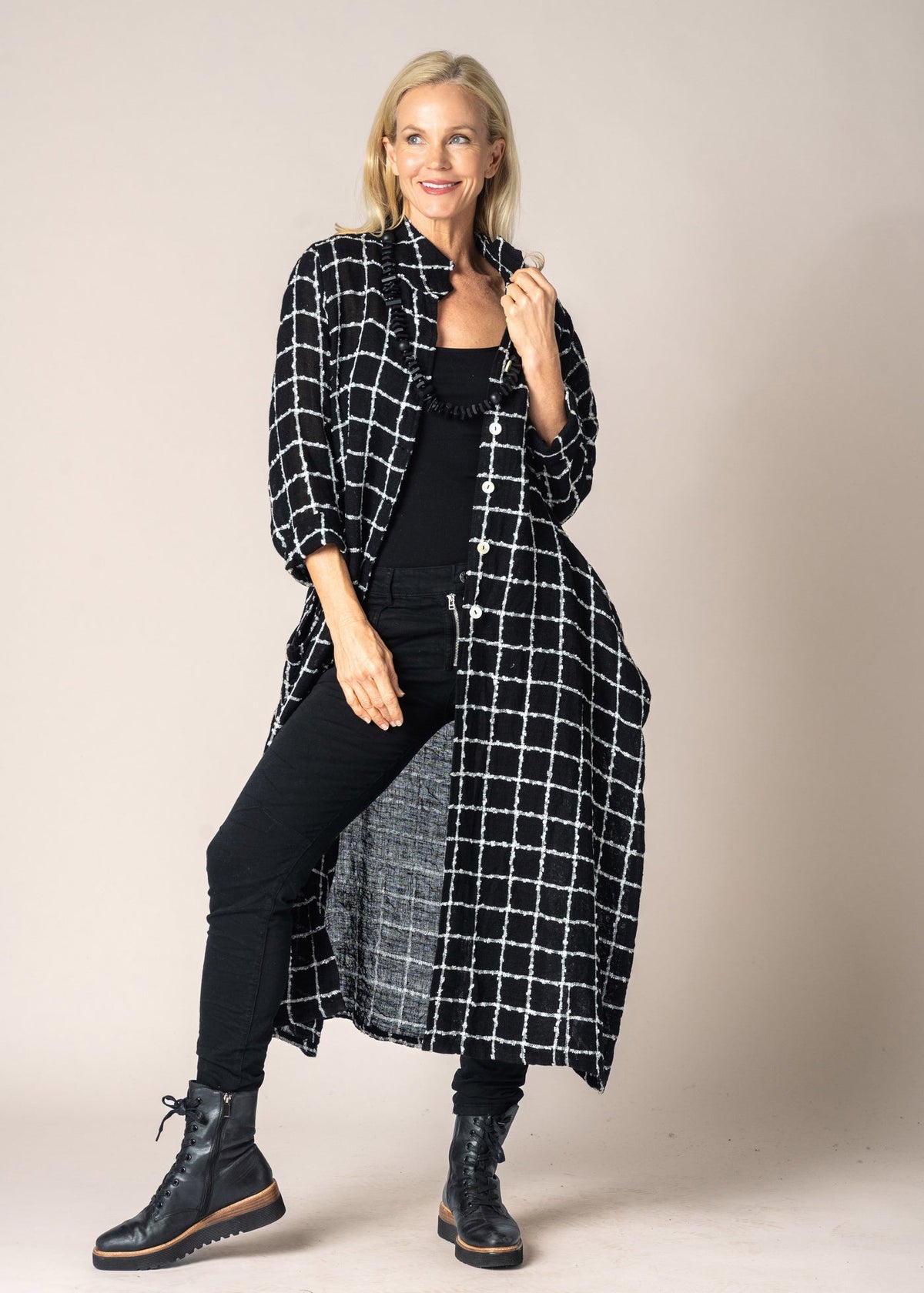 Imagine Fashion - ‘Mirella’ Linen Jacket - Onyx