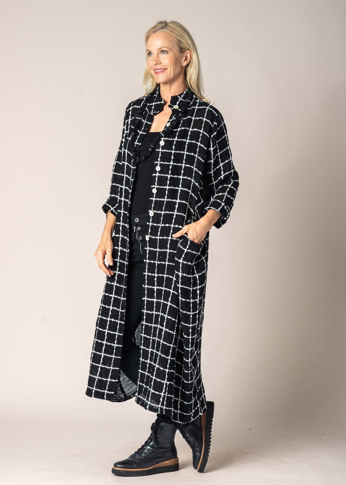 Imagine Fashion - ‘Mirella’ Linen Jacket - Onyx