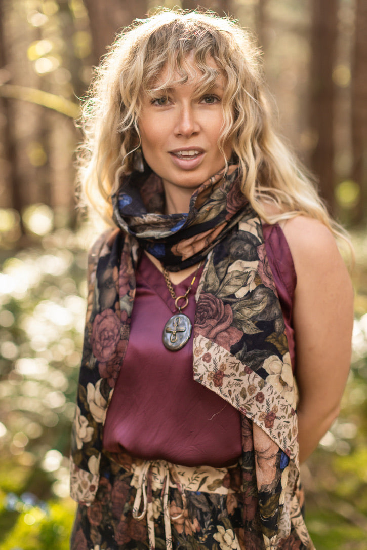 Market Of Stars - Lionheart Bohemian - Scarf - Botanicals & Narnia Print