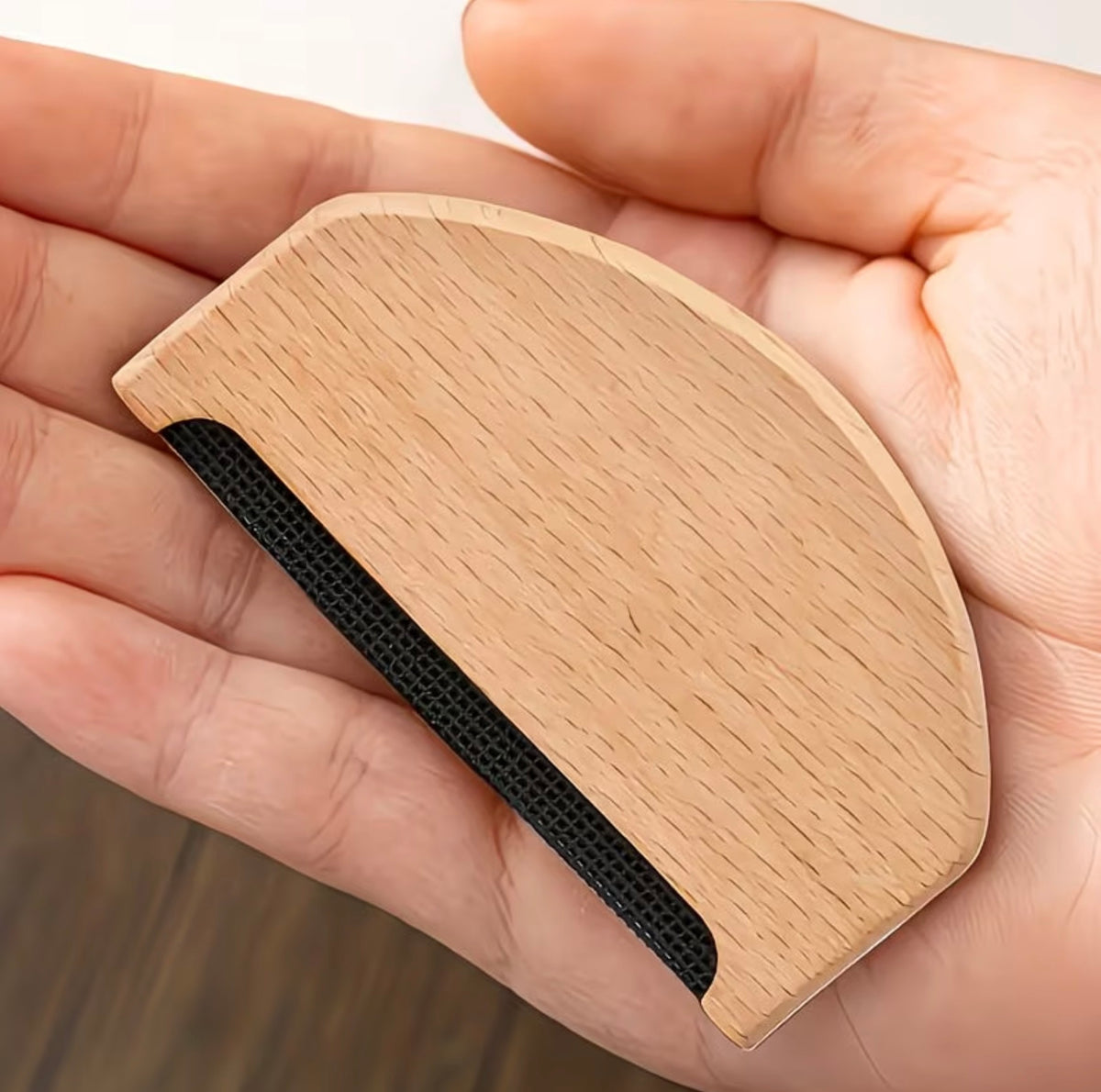Wooden Knitwear Comb — Gentle Fabric De-Piller