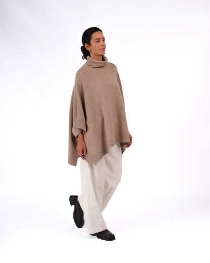 Montaigne - Agnès - 100% New Zealand Lambswool Poncho