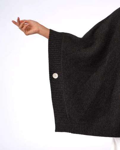 Montaigne - Agnès - 100% New Zealand Lambswool Poncho