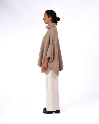 Montaigne - Agnès - 100% New Zealand Lambswool Poncho