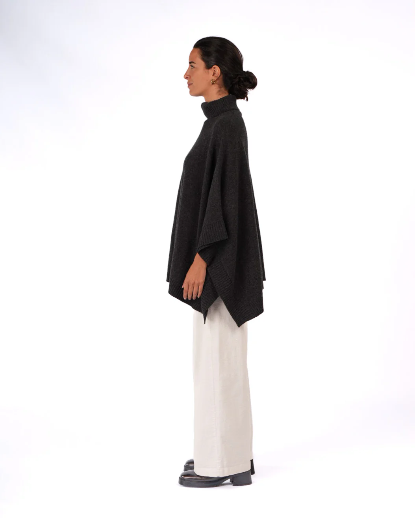 Montaigne - Agnès - 100% New Zealand Lambswool Poncho