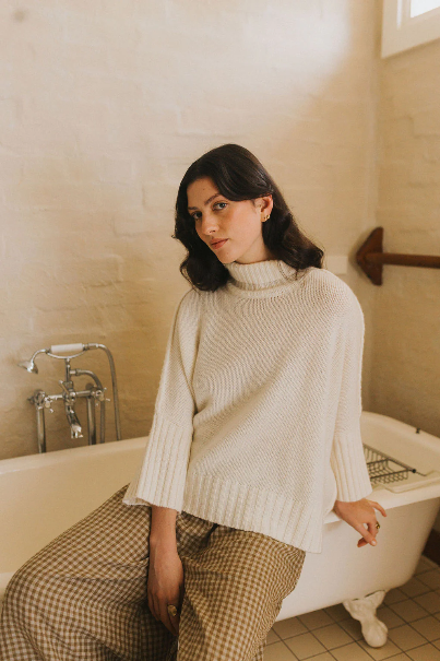 Montaigne - Balmain - Pure New Zealand Lambswool Roll Neck Sweater