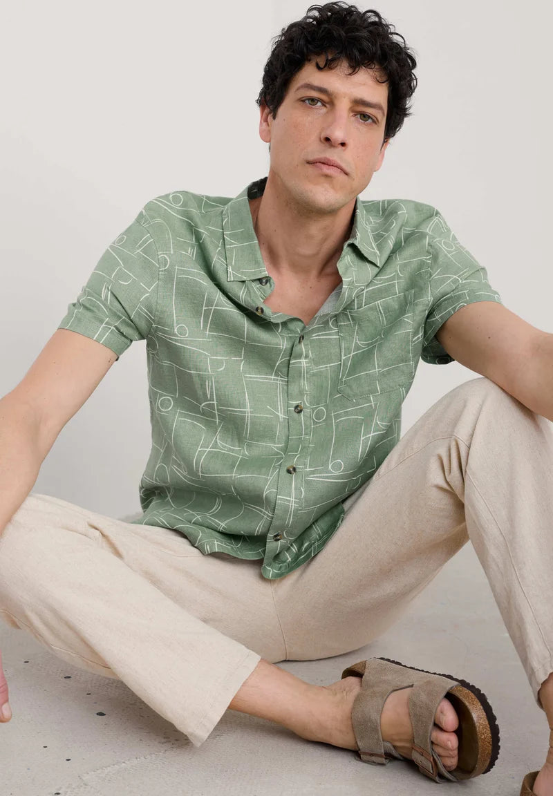 Seasalt Cornwall - Men's 'Blue Heron' Short Sleeve Shirt - Loose Lines Dark Pistachio