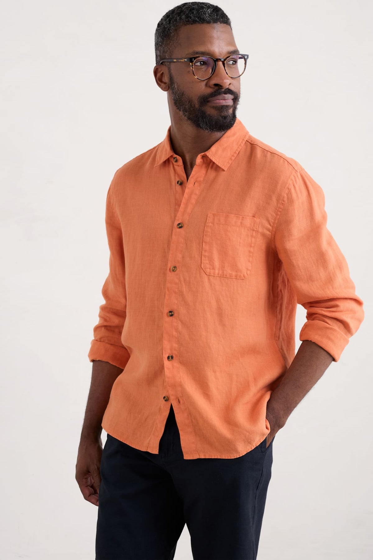 Seasalt Cornwall - Men's ‘Curator’ Linen Shirt - Dark Sunset